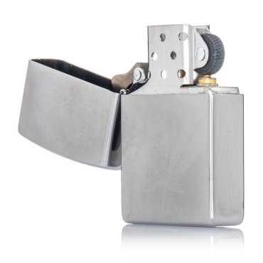 Zippo Leaf Design Engraved